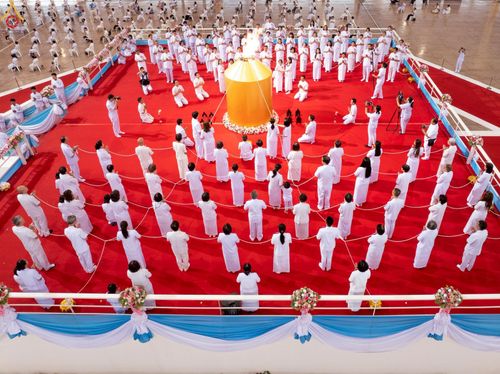 ภาพ No.249433:วันที่ 28 กันยายน พ.ศ. 2568 พิธีจุดเทียนใจ ไฟนิรันด์ อนันตชัย ณ สภาธรรมกายสากล วัดพระธรรมกาย