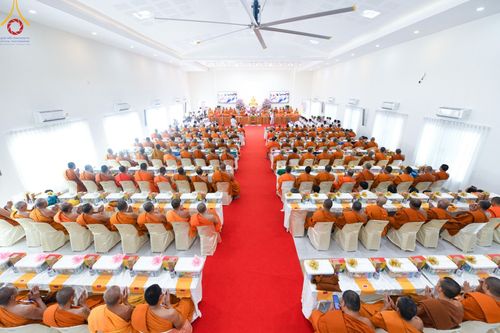 ภาพ No.190286:พิธีเจริญพระพุทธมนต์ ปฏิบัติธรรม มอบทุนการศึกษา ถวายสังฆทาน 141 วัด เพื่อถวายเป็นพุทธบูชา และขับเคลื่อนโครงการหมู่บ้านรักษาศีล 5 โดยคณะสงฆ์จังหวัดสุพรรณบุรี คณะศิษยานุศิษย์วัดพระธรรมกาย โครงการธรรมยาตรา ปีที่ 13 ณ ศูนย์ปฏิบัติธรรมพระมงคลเทพมุนี