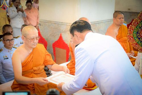 ภาพ No.214760:พิธีต้อนรับสัญญาบัตร พัดยศ พระราชวิเทศวชิรเวที (บัณฑิต วรปญฺโญ) เจ้าอาวาสวัดพระธรรมกายสกอตแลนด์ สหราชอาณาจักร ผู้ช่วยเจ้าอาวาสวัดพระธรรมกาย ณ อุโบสถพระไตรปิฏก วัดพระธรรมกาย