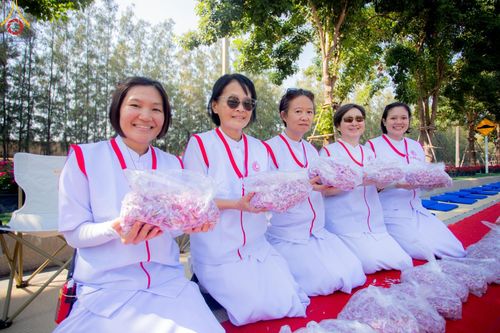 ภาพ No.191392:V.49 สารพัดV สารพัดดี ที่ธรรมยาตรา ในโครงการธรรมยาตรา กตัญญูบูชา มหาปูชนียาจารย์ พระมงคลเทพมุนี(สด จนฺทสโร) พระผู้ปราบมาร อนุสรณ์สถาน 7 แห่ง ปีที่ 13 ระหว่างวันที่ 2-31 มกราคม พ.ศ. 2568