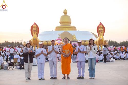 ภาพ No.206533:V.54 สารพัดV สารพัดดี ที่บางปลา ในโครงการธรรมยาตรา กตัญญูบูชา มหาปูชนียาจารย์ พระมงคลเทพมุนี(สด จนฺทสโร) พระผู้ปราบมาร อนุสรณ์สถาน 7 แห่ง ปีที่ 13 ระหว่างวันที่ 2-31 มกราคม พ.ศ. 2568