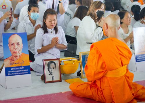 ภาพ No.84197:พิธีขอบรรพชา , พิธีขอสรณคมน์และศีล ,  พิธีรับบาตร , พิธีอุปสมบท ในโครงการบรรพชาอุปสมบทหมู่ธรรมทายาทรุ่นเข้าพรรษา และโครงการบรรพชาสามเณรโรงเรียนนานาชาติ รุ่นที่ 12 ณ โบสถ์พระไตรปิฎก วัดพระธรรมกาย วันที่ 22 กรกฎาคม พ.ศ. 2566