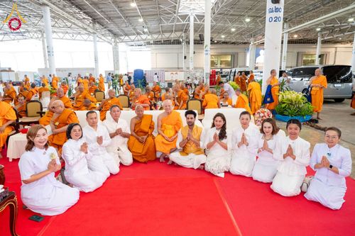 ภาพ No.185240:พิธีถวายมหาสังฆทาน 1,000 วัด ในวาระอายุวัฒนมงคล 84 ปี หลวงพ่อทัตตชีโว วันอาทิตย์ที่ 22 ธันวาคม พ.ศ. 2567 ณ สภาธรรมกายสากล วัดพระธรรมกาย