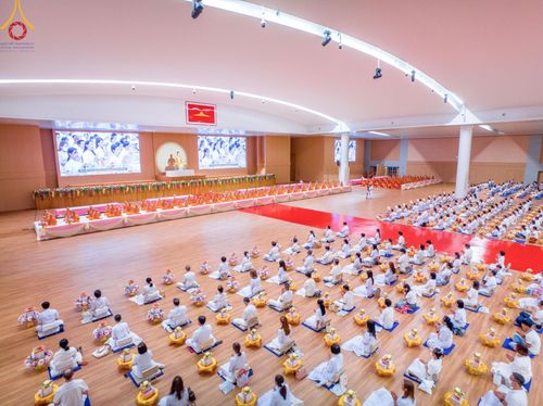 ภาพ No.149051:พิธีถวายคิลานเภสัชและอุปกรณ์ทางการแพทย์ เนื่องในวันธรรมชัย วันอาทิตย์ที่ 18 สิงหาคม พ.ศ. 2567 ณ ห้องแก้วสารพัดนึก 2 สภาธรรมกายสากล วัดพระธรรมกาย