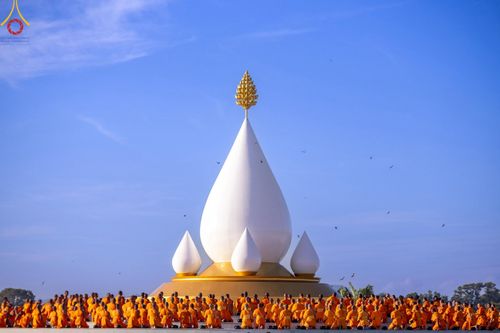 ภาพ No.211905:วันจันทร์ที่ 17 มีนาคม พ.ศ. 2568 พิธีตักบาตรพระกว่า 300 รูป ฉลองพิธีประดิษฐานพระบรมสารีริกธาตุ ณ ปทุมเจดีย์ เจดีย์พระพุทธเจ้า 5 พระองค์ ศูนย์อบรมเยาวชนปัตตานี บ้านโคกดีปลี ตำบลตุยง อำเภอหนองจิก จังหวัดปัตตานี