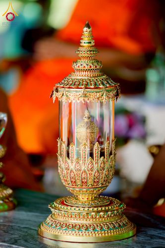 ภาพ No.255459:วันที่ 13 ตุลาคม พ.ศ. 2568 พิธีบรรจุพระบรมสารีริกธาตุ ผูกผ้า 7 สี เพื่อความเป็นสิริมงคล  และ ยกช่อฟ้า ประดิษฐานบนหลังคาอุโบสถวัดทุ่งเจริญธรรม ถวายบูชาธรรม 81 ปี หลวงพ่อธัมมชโย โดยคณะศิษยานุศิษย์ ณ วัดทุ่งเจริญธรรม อ.อมก๋อย จ.เชียงใหม่