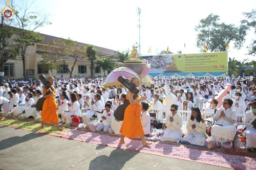 ภาพ No.195458:พิธีต้อนรับพระธรรมยาตรา ณ อนุสรณ์สถานลำดับที่ 4 สถานที่เกิดด้วยกายธรรม วัดโบสถ์(บน) ต.บางคูเวียง จ.นนทบุรี ในโครงการธรรมยาตรา กตัญญูบูชา มหาปูชนียาจารย์ พระมงคลเทพมุนี(สด จนฺทสโร) พระผู้ปราบมาร อนุสรณ์สถาน 7 แห่ง ปีที่ 13 วันที่ 15 มกราคม พ.ศ. 2568