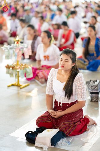 ภาพ No.99715:พิธีปฏิบัติธรรมและพิธีบูชาข้าวพระ ในวันอาทิตย์ต้นเดือนที่ 3 ธันวาคม พ.ศ. 2566 ณ สภาธรรมกายสากล วัดพระธรรมกาย จ.ปทุมธานี