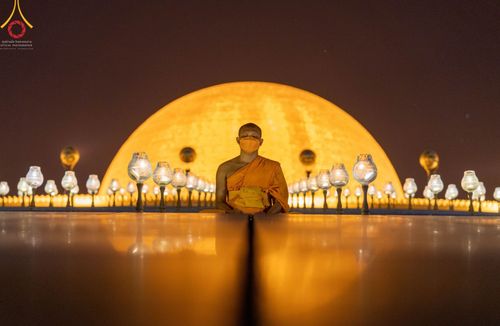 ภาพ No.67874:พิธีเจริญพระพุทธมนต์ จุดประทีปถวายเป็นพุทธบูชา และพิธีฉลองชัยสวดมนต์บทธรรมจักร 4,990,000,082 จบ เนื่องในวาระอายุวัฒนมงคลครบ 82 ปี หลวงพ่อทัตตชีโว ณ พระมหาธรรมกายเจดีย์ วัดพระธรรมกาย จ.ปทุมธานี วันพุธที่ 21 ธันวาคม พ.ศ. 2565