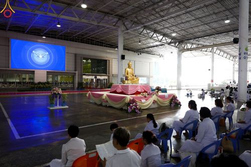 ภาพ No.159957:พิธีปฎิบัติธรรม , พิธีสักการะพระมงคลเทพมุนี (สด จนฺทสโร) พระผู้ปราบมาร ณ สภาธรรมกายสากล วัดพระธรรมกาย วันพฤหัสบดีที่ 10 ตุลาคม พ.ศ. 2567