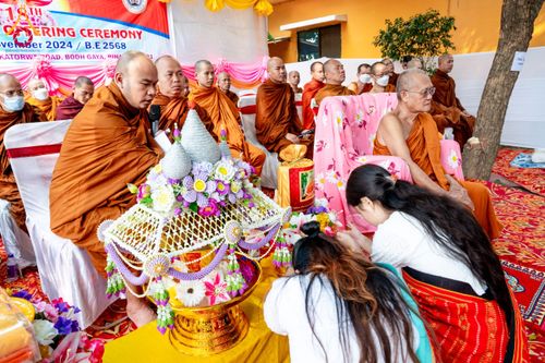 ภาพ No.176102:พิธีทอดผ้าป่าสมทบกฐิน ณ วัดพุทธคยา บานา วิหาร เมืองคยา รัฐพิหาร ประเทศอินเดีย โดยมูลนิธิธรรมกาย ในนามหลวงพ่อธัมมชโย  วันที่ 12 พฤศจิกายน พ.ศ. 2567