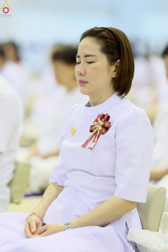 ภาพ No.251242:วันที่ 10 ตุลาคม พ.ศ. 2568 พิธีปฏิบัติธรรม ในวันคล้ายวันเกิด 141 ปี พระมงคลเทพมุนี (สด จนฺทสโร) พระผู้ปราบมาร ณ สภาธรรมกายสากล วัดพระธรรมกาย