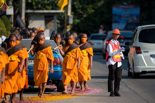 ภาพ No.108642:V.6 บุญเข้า การเตรียมงาน เก็บงาน การรับบุญของเจ้าหน้าที่หน่วยงานต่างๆ เพื่อโครงการธรรมยาตรา กตัญญูบูชามหาปูชนียาจารย์ พระมงคลเทพมุนี (สด จนฺทสโร) พระผู้ปราบมาร อนุสรณ์สถาน 7 แห่ง ปีที่ 12 ระหว่างวันที่ 2 - 31 มกราคม พ.ศ.2567