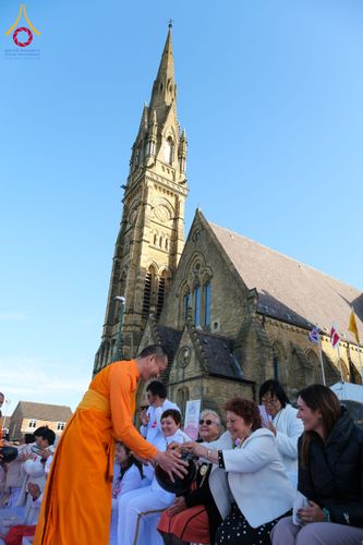 ภาพ No.173096:พิธีกฐินปุญญรังสีเศรษฐี ณ วัดพระธรรมกายนิวคาสเซิล สหราชอาณาจักร วันอาทิตย์ที่ 27 ตุลาคม พ.ศ. 2567