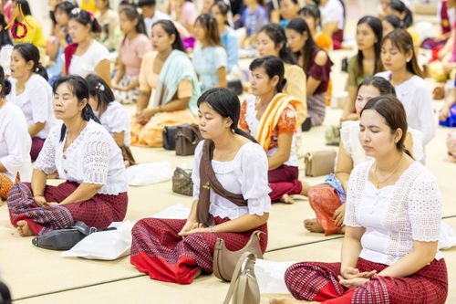 ภาพ No.209628:วันอาทิตย์ที่ 2 มีนาคม พ.ศ. 2568 พิธีภาคบ่าย สัมมนาพิเศษ, ปฏิบัติธรรม พิธีรับมอบพระบรมสารีริกธาตุ ณ สภาธรรมกายสากล วัดพระธรรมกาย