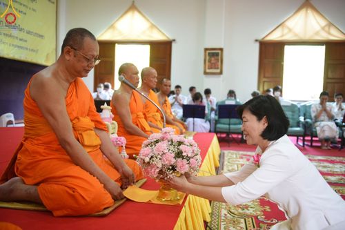 ภาพ No.135558:พิธีขอขมามอบผ้าไตร, พิธีบรรพชาสามเณร ในโครงการบรรพชาสามเณร ฟื้นฟูพระพุทธศาสนาทั่วไทย ณ วัดพระพุทธบาท ราชวรมหาวิหาร อ.พระพุทธบาท จ.สระบุรี วันที่ 6 เมษายน พ.ศ. 2567