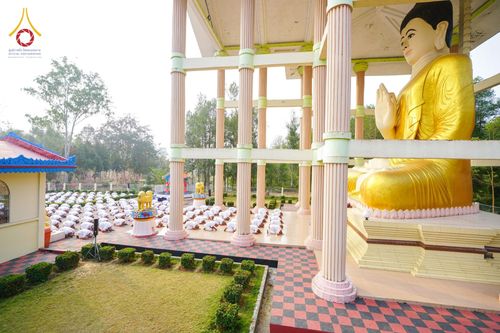 ภาพ No.75916:พิธีบรรพชาสามเณร ณ วัดปันชารี สันติปูร์ อรัญกฏิ เมืองคาร์กาชารี ประเทศบังกลาเทศ วันที่ 10 กุมภาพันธ์ พ.ศ. 2566