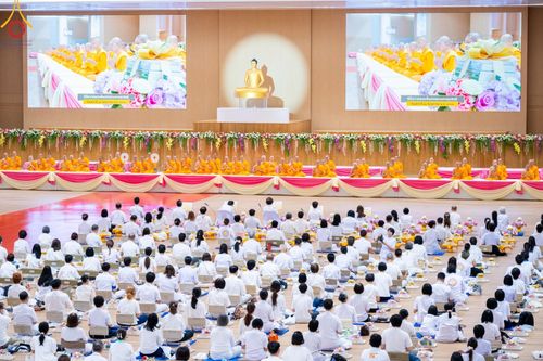 ภาพ No.136869:พิธีถวายหนังสือธรรมะ บาลี นักธรรม ทางก้าวหน้า ณ ห้องแก้วสารพัดนึก 2 วัดพระธรรมกาย วันเสาร์ที่ 11 พฤษภาคม พ.ศ. 2567