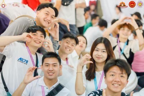 ภาพ No.224790:วันที่ 11 -12 พฤษภาคม พ.ศ. 2568 คณะพระอาจารย์ เจ้าหน้าที่ อาสาสมัคร นักศึกษา ทั้งชาวอินโดนีเซีย และชาวไทย ร่วมแรงร่วมใจ เตรียมงาน เก็บงาน ในวันวิสาขบูชา ณ พระมหาเจดีย์บรมพุทโธ ประเทศอินโดนีเซีย