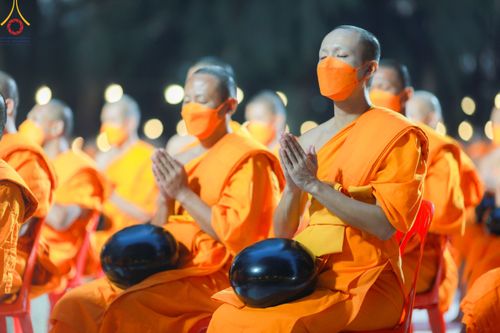 ภาพ No.107364:พิธีตักบาตรพระธรรมยาตราฯ ในโครงการธรรมยาตรากตัญญูบูชา มหาปูชนียาจารย์ พระมงคลเทพมุนี(สด จนฺทสโร) พระผู้ปราบมาร ปีที่ 12 ณ อนุสรณ์สถานมหาวิหารพระมงคลเทพมุนี อ.สองพี่น้อง จ.สุพรรณบุรี วันที่ 7 มกราคม พ.ศ. 2567