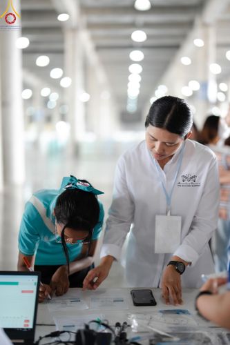 ภาพ No.59340:การอบรมอาสาสมัคร  เตรียมงานและจัดถวายภัตตาหาร แด่พระสังฆาธิการ 10,000 กว่าวัดทั่วประเทศ ในวันที่ 21-22 เมษายน พ.ศ.2567 เพื่องานวันคุ้มครองโลก จัดโดย ชมรมพุทธศาสตร์สากลฯ