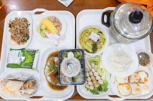 ภาพ No.174632:พิธีถวายภัตตาหารเมนูสวรรค์ เพื่อการบรรลุธรรม ณ หอฉันคุณยายอาจารย์ฯ วัดพระธรรมกาย วันที่ 23 พฤศจิกายน พ.ศ. 2567