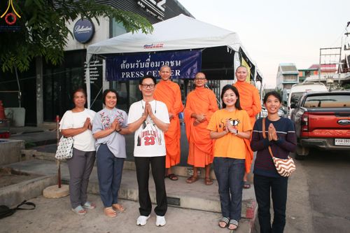 ภาพ No.185562:V.47 เบื้องหลังของเบื้องหน้า งานตักบาตรพระ 10,000 รูป ณ จ.กาญจนบุรี วันที่ 20-21 ธันวาคม พ.ศ. 2567