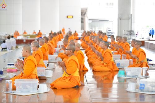 ภาพ No.230409:วันที่ 28 มิถุนายน พ.ศ. 2568 พิธีถวายภัตตาหารเมนูสวรรค์ เพื่อการบรรลุธรรม ณ หอฉันคุณยายอาจารย์ฯ วัดพระธรรมกาย