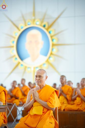 ภาพ No.208353:พิธีสวดพระพุทธมนต์ และถวายภัตตาหารเมนูสวรรค์แด่พระภิกษุ สามเณร วันที่ 15 กุมภาพันธ์ พ.ศ. 2568 ณ หอฉันคุณยายอาจารย์ฯ วัดพระธรรมกาย