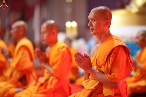 ภาพ No.103246:พิธีบรรพชา พิธีขอศีลและนิสัย ธรรมทายาทชาวอินโดนีเซียกว่า 1,000 คน ณ มหาเจดีย์บุโรพุทโธ ประเทศอินโดนีเซีย ในวันที่ 19 ธันวาคม พ.ศ. 2566