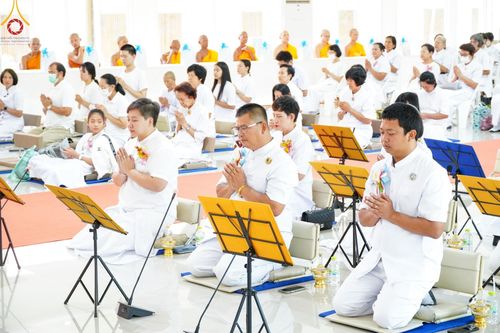 ภาพ No.142353:พิธีทอดผ้าป่าเพื่องานพระพุทธศาสนา , พิธีเจริญพระพุทธมนต์ , พิธีถวายสังฆทานแด่คณะสงฆ์ น้อมบูชาธรรม 80 ปี หลวงพ่อธัมมชโย และครบรอบ 12 ปี ธรรมอุทยานบ้านแป้ง อำเภอพรหมบุรี จังหวัดสิงห์บุรี ในวันเสาร์ที่ 22 มิถุนายน พ.ศ. 2567