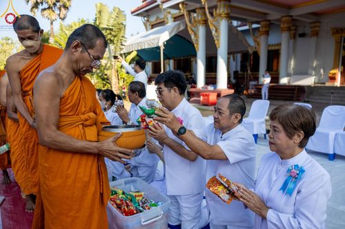 ภาพ No.131803:พิธีถวายสังฆทาน 323 วัด 4 จังหวัดชายแดนภาคใต้ ปีที่ 20 ครั้งที่ 167 และ พิธีมอบกองทุนหนุนแรงใจช่วยครูใต้ ปีที่ 17 ครั้งที่ 132 วันเสาร์ที่ 23 มีนาคม พ.ศ. 2567 ณ วัดมุจลินทวาปีวิหารพระอารามหลวง อ.หนองจิก จ.ปัตตานี