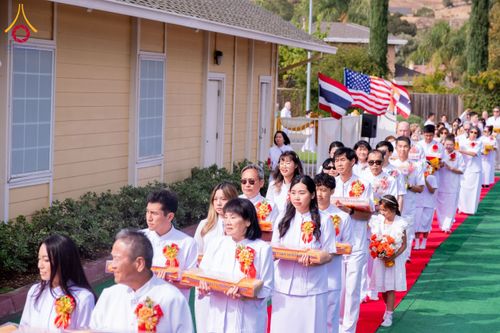 ภาพ No.175000:พิธีทอดกฐิน วัดพระธรรมกายซิลิคอนวัลเลย์ มลรัฐแคลิฟอร์เนีย ประเทศสหรัฐอเมริกา บูชาธรรม 80 ปี หลวงพ่อธัมมชโย โดยคณะศิษยานุศิษย์วัดพระธรรมกาย วันที่ 27 ตุลาคม พ.ศ. 2567