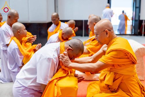 ภาพ No.277716:วันเสาร์ที่ 6 ธันวาคม พ.ศ. 2568 พิธีบรรพชาอุปสมบทและพิธีถวายบาตร โครงการอุปสมบทบูชาธรรมมหาปูชนียาจารย์ ประจำปี พ.ศ.2568 โครงการบวชพระนานาชาติ AEC และ WAB รุ่น CEO (นักบริหาร) รุ่นที่ 5 ณ มหาธรรมกายเจดีย์ วัดพระธรรมกาย