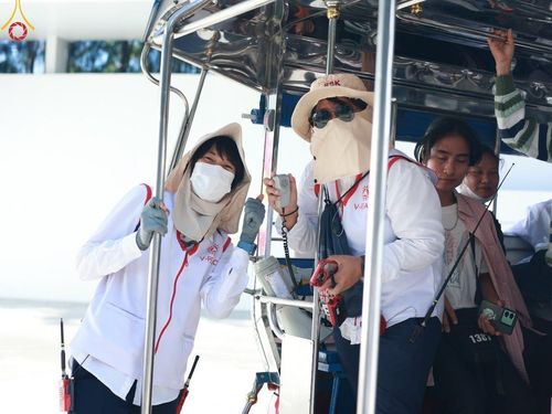 ภาพ No.198710:V.50 สารพัดV สารพัดดี ที่ธรรมยาตรา ในโครงการธรรมยาตรา กตัญญูบูชา มหาปูชนียาจารย์ พระมงคลเทพมุนี(สด จนฺทสโร) พระผู้ปราบมาร อนุสรณ์สถาน 7 แห่ง ปีที่ 13 ระหว่างวันที่ 2-31 มกราคม พ.ศ. 2568