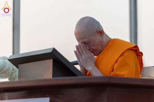 ภาพ No.207704:พิธีเวียนประทักษิณและจุดมาฆประทีป ในวันมาฆบูชา วันพุธที่ 12 กุมภาพันธ์ พ.ศ. 2568 ณ พระมหาธรรมกายเจดีย์ วัดพระธรรมกาย