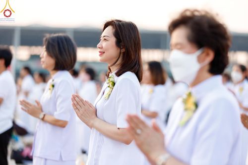 ภาพ No.204494:พิธีจุดประทีปถวายเป็นพุทธบูชา และบูชาธรรมมหาปูชนียาจารย์ ณ วัดพระธรรมกาย ตำบลคลองสาม อำเภอคลองหลวง จังหวัดปทุมธานี ในโครงการธรรมยาตรา กตัญญูบูชา มหาปูชนียาจารย์ พระมงคลเทพมุนี(สด จนฺทสโร) พระผู้ปราบมาร ปีที่ 13 วันที่ 31 มกราคม พ.ศ. 2568