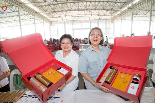 ภาพ No.212245:วันพุธที่ 19 มีนาคม พ.ศ. 2568 การบรรจุไทยธรรมลงกล่องสำเร็จ 43,500 กล่อง เพื่อถวายแด่พระสังฆาธิการ 40,000 กว่าวัดทั่วไทย ในวันคุ้มครองโลก 22 เมษายน พ.ศ. 2568 ณ บ้านแก้วเรือนทองคุณยายฯ วัดพระธรรมกาย