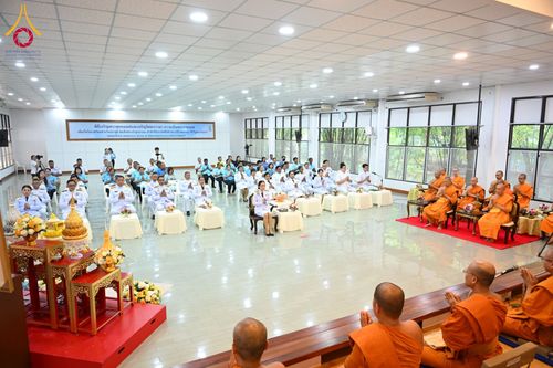 ภาพ No.57888:นายอำเภอคลองหลวง นำพสกนิกรร่วมพิธีเจริญพระพุทธมนต์ ถวายเป็นพระราชกุศล เนื่องในโอกาสวันคล้ายวันประสูติ สมเด็จพระเจ้าลูกยาเธอ เจ้าฟ้าทีปังกรรัศมีโชติฯ ณ วัดพระธรรมกาย วันจันทร์ที่ 29 เมษายน พ.ศ. 2567