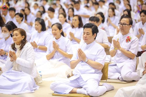 ภาพ No.188004:พิธีบูชาข้าวพระ วันขึ้นปีใหม่ 2568 ณ วัดพระธรรมกาย จ.ปทุมธานี วันที่ 1 มกราคม พ.ศ. 2568