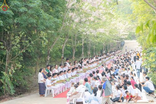 ภาพ No.135038: พิธีบรรพชาสามเณร  พิธีตักบาตรฉลองสามเณรใหม่ วันที่ 1 เมษายน พ.ศ.2567 ในโครงการบรรพชาสามเณรฟื้นฟูพระพุทธศาสนาทั่วไทย ณ ศูนย์ปฏิบัติธรรมแก้วเมืองเลย