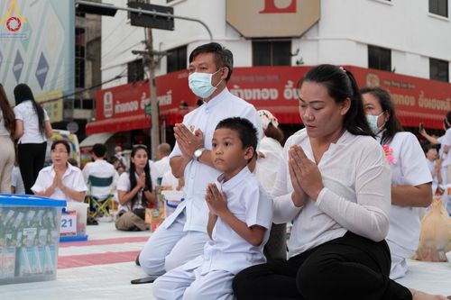ภาพ No.126322:พิธีทำบุญเมืองนครราชสีมา ฉลอง 556 ปี ตักบาตรพระ 10,000 รูป ในวันเสาร์ที่ 2 มีนาคม พ.ศ.2567 ณ อนุสาวรีย์ท้าวสุรนารี จ.นครราชสีมา จัดโดย คณะสงฆ์จังหวัดนครราชสีมา ร่วมกับสำนักงานจังหวัดนครราชสีมา