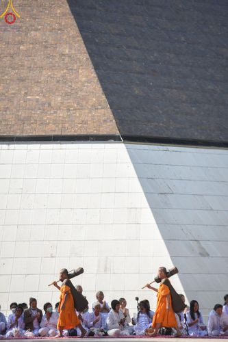 ภาพ No.193246:พิธีต้อนรับพระธรรมยาตรา ณ อนุสรณ์สถาน สถานที่เกิดในเพศสมณะ วัดสองพี่น้อง อำเภอสองพี่น้อง จังหวัดสุพรรณบุรี ในโครงการธรรมยาตรา กตัญญูบูชา มหาปูชนียาจารย์ พระมงคลเทพมุนี(สด จนฺทสโร) พระผู้ปราบมาร อนุสรณ์สถาน 7 แห่ง ปีที่ 13 วันที่ 11 มกราคม พ.ศ. 2568