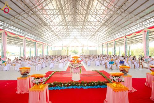 ภาพ No.175106:พิธีทอดกฐินสถาปนา แผ่นสิริฉะทะนะรัสมี(หลังคา) อาคาร 80 ปี หลวงพ่อธัมมชโย ณ ศูนย์ปฏิบัติธรรมวิหารแดง จ.สระบุรี วันเสาร์ที่ 9 พฤศจิกายน พ.ศ. 2567