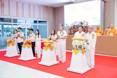 ภาพ No.268557:วันพฤหัสบดีที่ 23 ตุลาคม พ.ศ. 2568 พิธีทอดกฐินเพื่อสร้างสุขพิมาน ณ ศูนย์ปฏิบัติธรรมภาคใต้ บางกล่ำ สงขลา