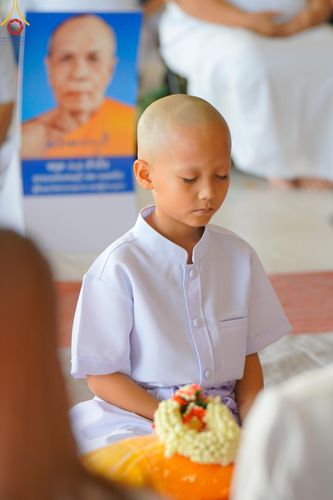 ภาพ No.133895:พิธีขอขมามอบผ้าไตร โครงการบรรพชาสามเณร ศูนย์อบรมวัดพระธรรมกาย ณ วัดพระธรรมกาย วันเสาร์ที่ 6 เมษายน พ.ศ. 2567