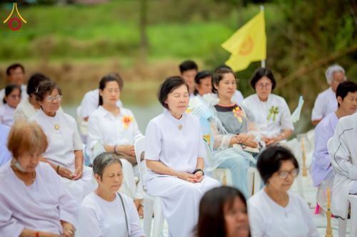 ภาพ No.261873:วันที่ 14 ตุลาคม พ.ศ. 2568 พิธีกลั่นแผ่นดิน โปรยทรายตอกเสาเข็มมหามงคลต้นแรก  สร้างองค์พระเจดีย์และจุดประทีปถวายเป็นพุทธบูชา ณ ศูนย์ปฏิบัติธรรมชัยนาท ต.ธรรมามูล อ.ชัยนาท จ.ชัยนาท