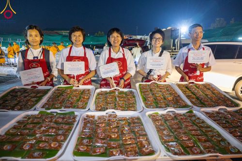 ภาพ No.108077:พิธีถวายภัตตาหารเป็นสังฆทาน แด่คณะพระธรรมยาตราฯ ในโครงการธรรมยาตรากตัญญูบูชา มหาปูชนียาจารย์ พระมงคลเทพมุนี(สด จนฺทสโร) พระผู้ปราบมาร อนุสรณ์สถาน 7 แห่ง ปีที่ 12 วันที่ 8 มกราคม พ.ศ. 2567 ณ อนุสรณ์สถานมหาวิหารพระมงคลเทพมุนี (โลตัสแลนด์) อ.สองพี่น้อง จ.สุ