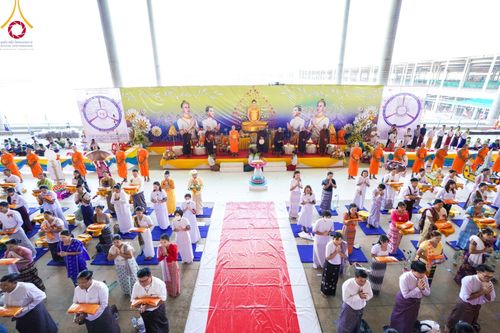 ภาพ No.100029:พิธีทอดผ้าป่า เมียนมาร์ และพิธีสวดธรรมจักร ครั้งที่ 5 ประจำปี พ.ศ. 2566 วันอาทิตย์ที่ 3 ธันวาคม พ.ศ. 2566