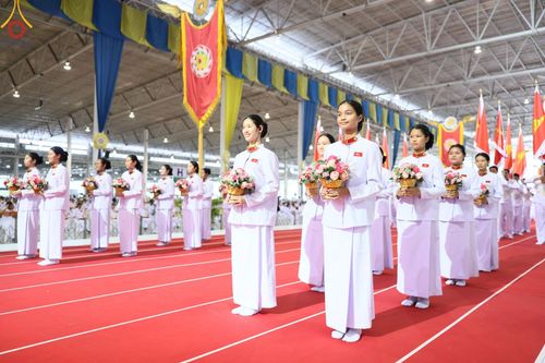 ภาพ No.160111:พิธีทอดผ้าป่าสมทบกฐินวัดพระธรรมกาย และสมทบกฐิน 30,000 วัดทั่วไทย ครั้งที่ 3 ณ สภาธรรมกายสากล วัดพระธรรมกาย วันพฤหัสบดีที่ 10 ตุลาคม พ.ศ. 2567
